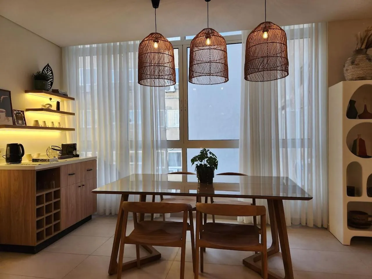 Amazonia Tropical Elegance In Gemayze ベイルート